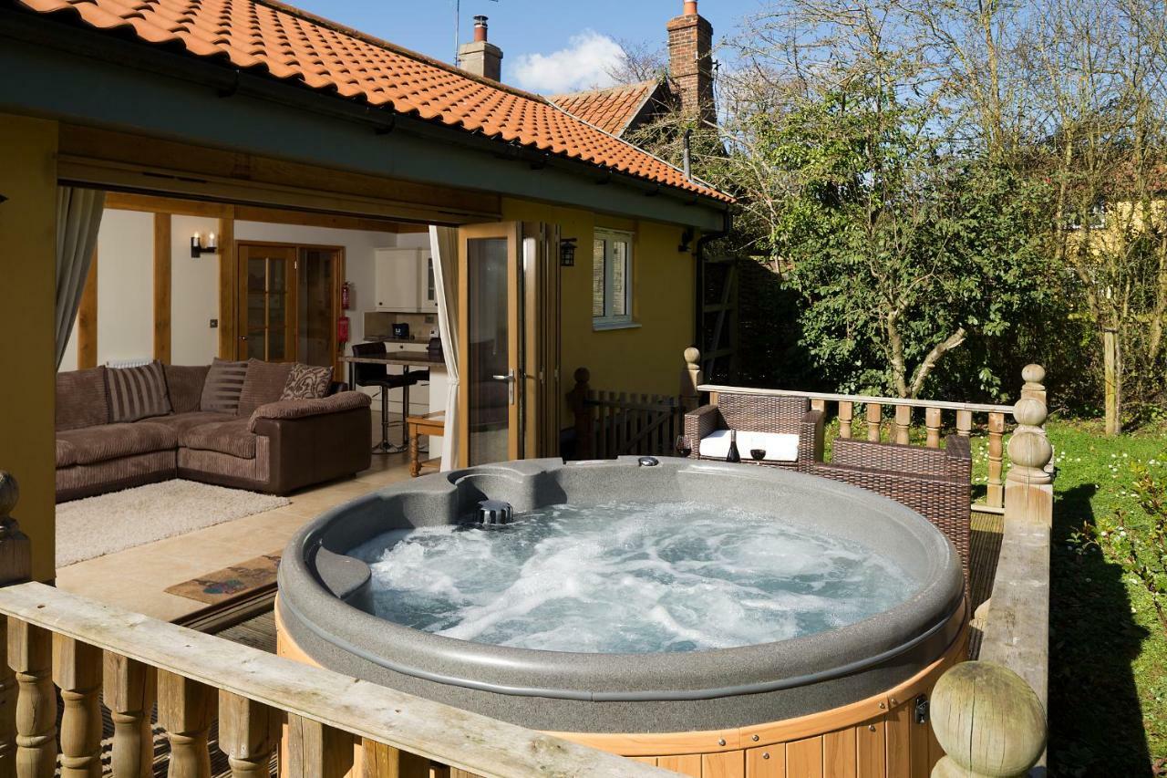 Owl'S Hoot Villa Thorndon Exterior photo